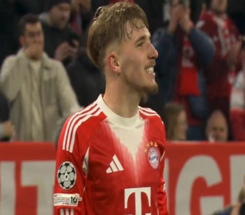 卡尔18岁24天成为欧冠打进4球第二年轻球员，仅次于亚马尔