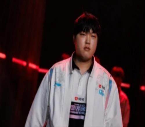 韩网热议Bin事件：Bin心态就这水平的话，直接放弃掉才是对的