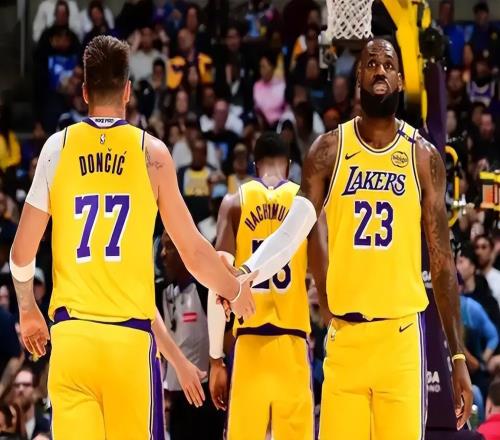 湖人VS开拓者前瞻：湖人近5战4负，东契奇里夫斯缺阵，老詹单核