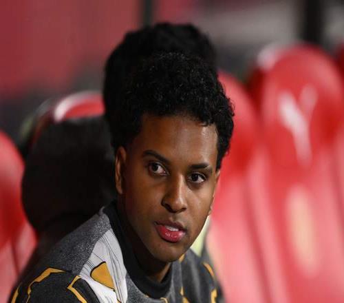 疑似点球漏判！皇马官方炮轰：VAR和主裁违规2场被黑4分