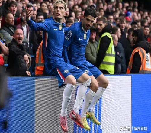 五大冠军无缘欧冠区，曼联进前四，英超升班马高居第二