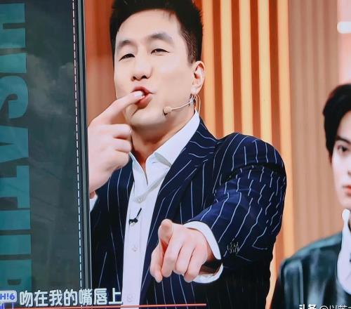 一手好牌打稀烂郭艾伦拿球队顶薪，不爱训练爱上综艺，前程堪忧