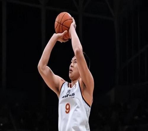 3将回暖主导上海五连胜！张镇麟+洛夫顿拾巅峰，闫鹏飞攻守一把抓