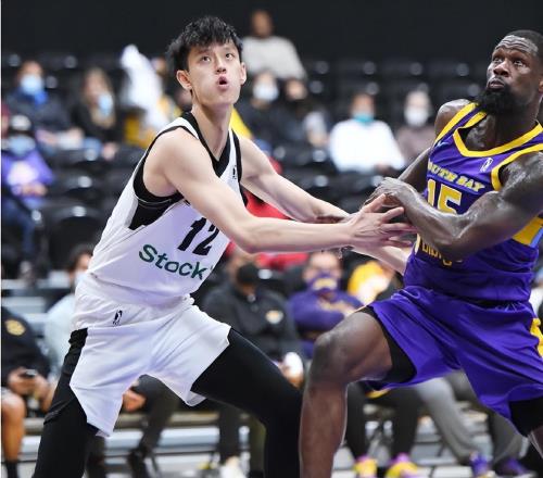 曾凡博又多1竞争对手！篮网签中国香港混血内线将参加NBA中国赛