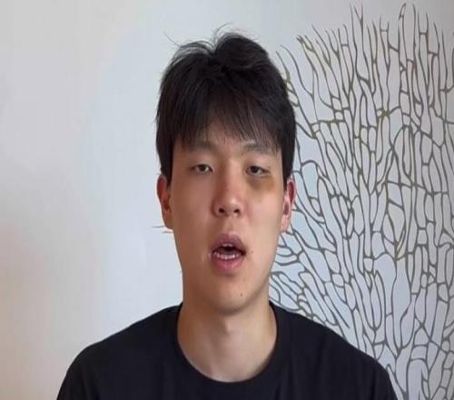 杨瀚森肿着熊猫眼回应东契奇：谢谢关注等你的手机号赛场见