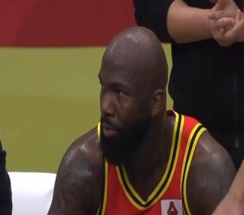 说谁琼斯：这些球员谁签的回CBA前我不想再看这种比赛了