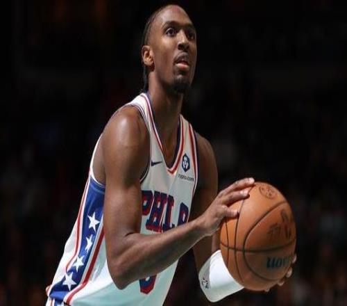 马克西34+8+10埃奇库姆23+576人客胜轻取独行侠