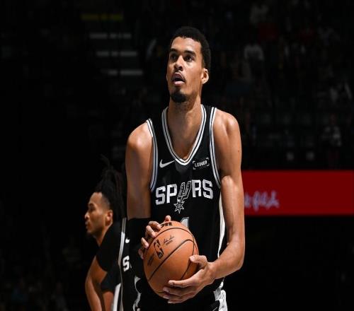 爆冷！文班亚马砍30分，西部第二不敌残阵灰熊，一战能理解三件事