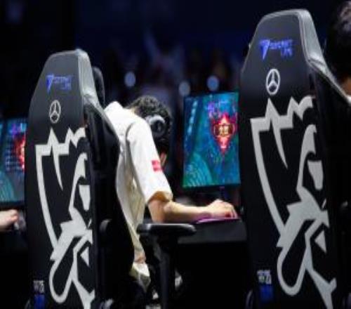 香克斯：Faker打得非常好，我真搞不懂他这年龄怎还能保持这么猛的?