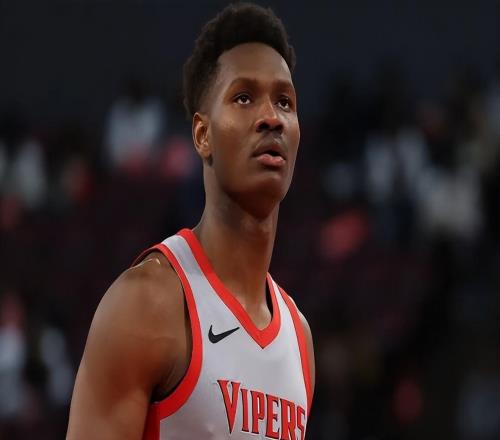 能力其实非常全面，但内线新星在火箭二队一直有些不受重用