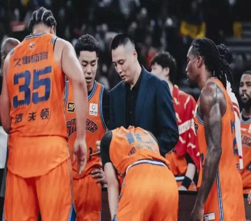 上海男篮财大气粗！300万美元报价臂展2米39悍将，NBA6.8分5篮板