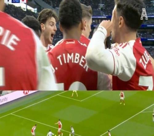 埃泽进球后赖斯喊话队友保持专注，几分钟后他出现传球失误