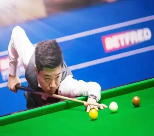 混混聚集、美女助教擦边，这项被嫌弃的运动凭啥翻红