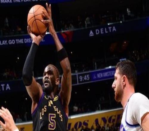 湖人更新伤病报告艾顿明日对阵独行侠大概率出战