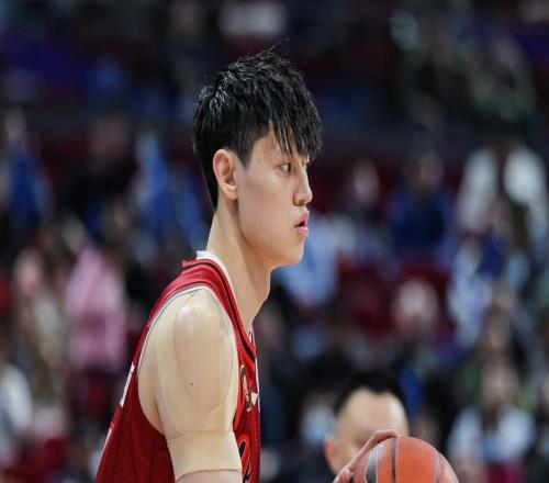 签他只为NBA中国赛领先40分也不让上篮网耍了曾凡博吗