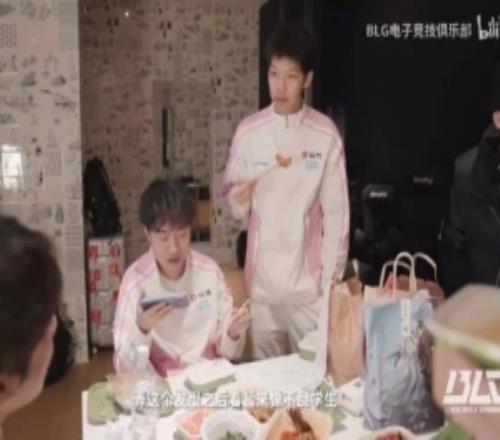 Daeny看ON新发型：你这个头发剪得像不良学生