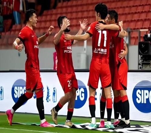 上港队史出场王做出重要决定！下赛季或淡出一线队，转型当教练