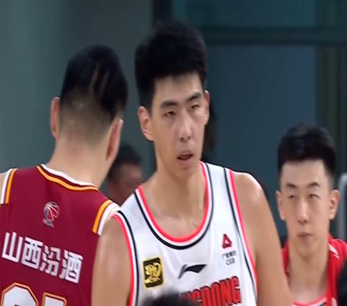 徐昕加盟广州队！双方签约4年B类合同，广东队有优先回购权