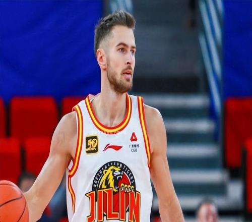 万万没想到，北控男篮对阵四川，比赛打的那么艰难，仅以2分险胜