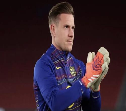 TA：巴萨仍计划让特狮离队，但承认他有权履行合同并拒绝离开