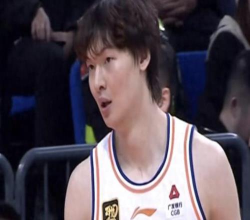 王哲林16分11板上海完胜新疆，上海就是新疆的榜样