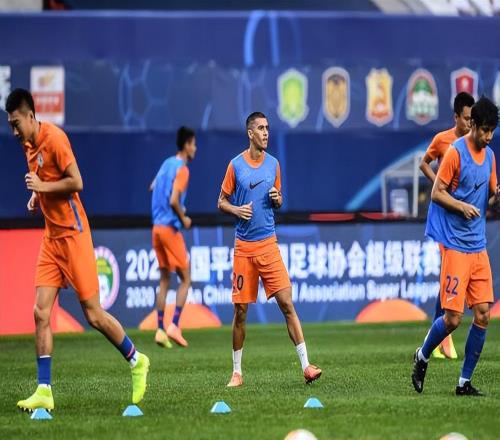 鲁能海口冬训可能迎来新外援！球迷希望他是超级指挥官，值得期待