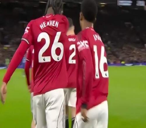 44！曼联主场又丢分：近7轮仅2胜+差切尔西2分，争四乱成一锅粥