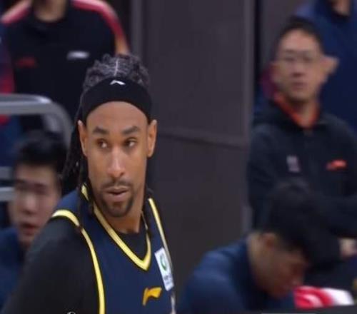 震惊！广东队加时被绝杀，徐杰努力无果，杜锋失望不已！