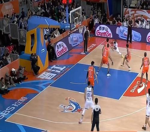 四连胜！五人得分上双，山东男篮105：99加时胜福建