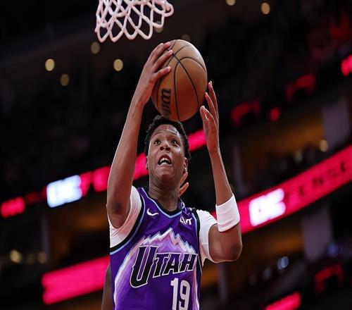 打火箭拿下20+，打马刺再拿20+，爵士5号秀的成熟度远超预期