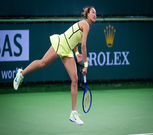 郑钦文喊球童拿毛巾事件引外网球迷批评：现在球员这么懒吗