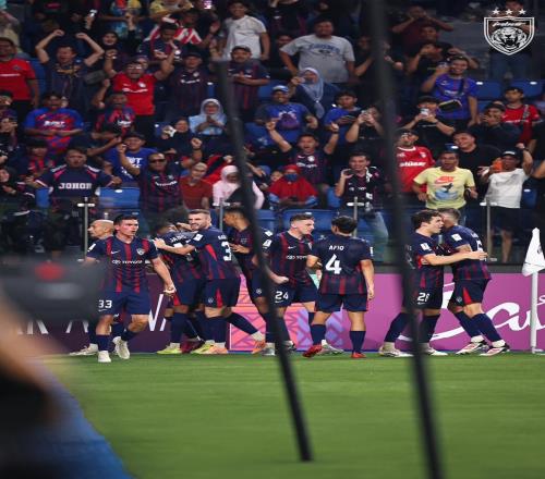 柔佛主帅：球员们在与申花的比赛中表现非常出色，我非常满意