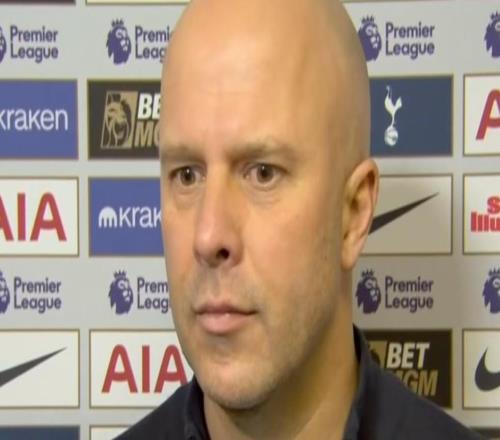 斯洛特：伊萨克的情况还需观察，球员受伤下场肯定不是好消息