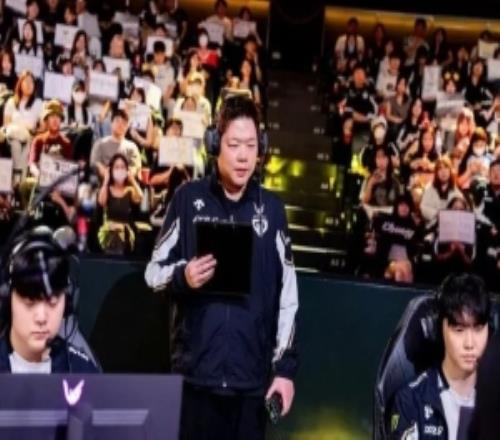 KIM监督：想放OP英雄进行应对Chovy无论何时都会表现出色