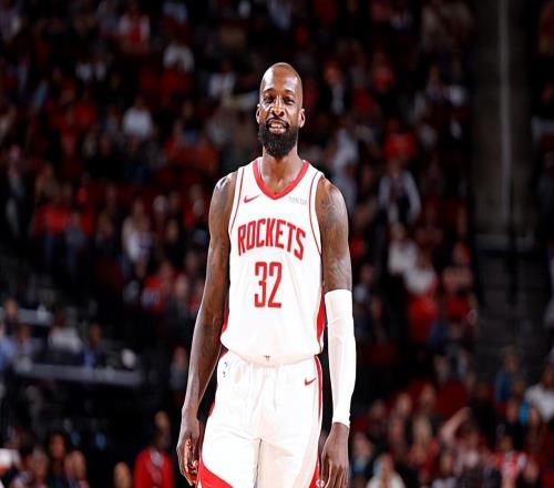 老老实实当吉祥物就好了，火箭为什么还要让这位老将出场呢