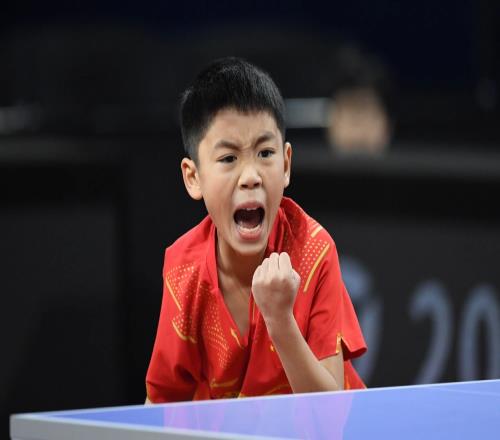 致敬樊振东！国乒9岁天才新星崛起夺两连冠：发球+反手神似小胖