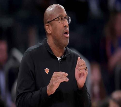 18次失误，迈克布朗揭示尼克斯负于76人的最大问题