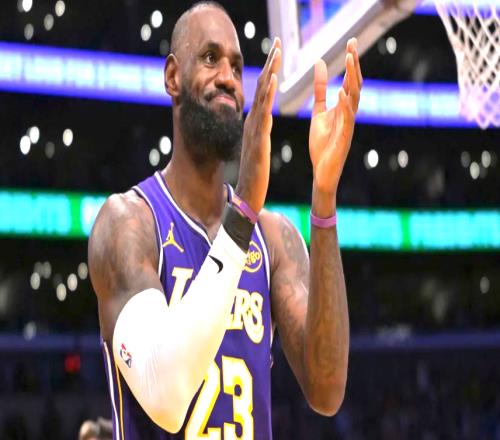 46%机率提前退役，再见詹姆斯刚创下NBA79年纪录，你该落叶归根