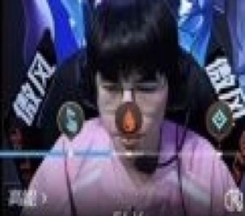 NGA网友太搞了网友发现一血图标正好在ELK鼻子上宛如小丑