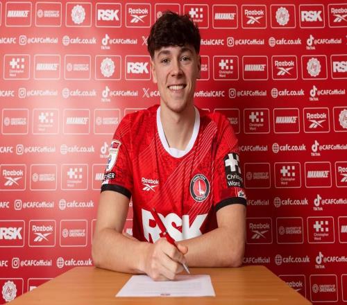 官方：利物浦后卫卢克钱伯斯租借加盟查尔顿