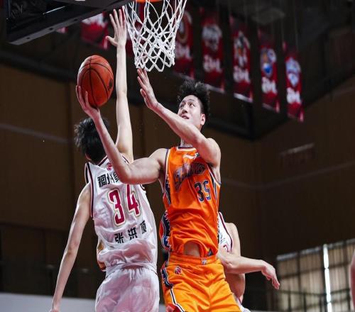 场均0.7分！CBA状元还想加盟广东宏远，朱芳雨眼光毒辣