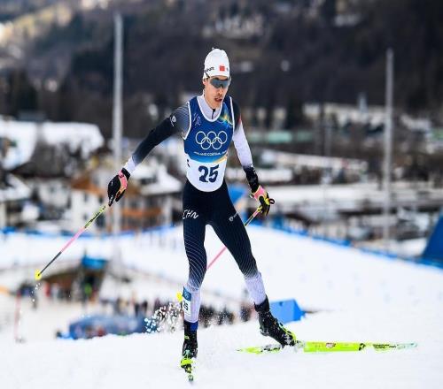 拼到大腿抽筋，赵嘉文创北欧两项中国冬奥最好成绩