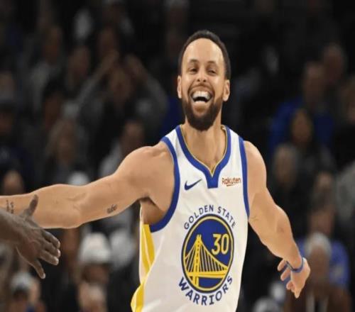 勇士展最佳模式！8人上双，2将蜕变，替补全民皆兵，想赢球该这样