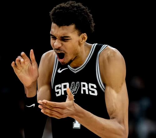 7助6失误！5助5失误！文班亚马成NBA最高控卫，美媒质疑马刺主帅