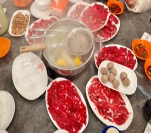 中单BuLLDoG分享LNG聚餐美食：好好吃