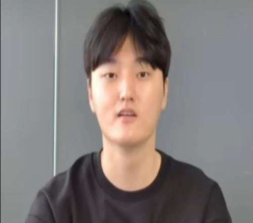 准备好并肩作战！DoranKeria点赞了T1官宣Peyz加入的ins