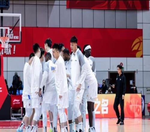 首发5人加起来154岁！潜力赛又遭吐槽，杨毅：北京首钢太有潜力了