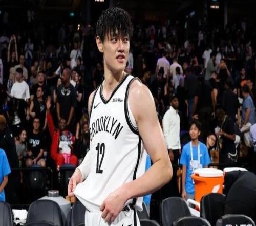 曾凡博被NBA篮网裁掉