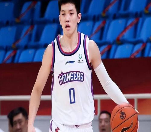 CBA新秀第一年就成球队老大的3位现役球星