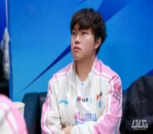 BLG也收假了除了Bin以外其他选手都开始在韩服开启排位训练